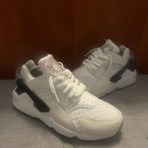 NIKE  Air Huarache Crater Premium Light Bone Black